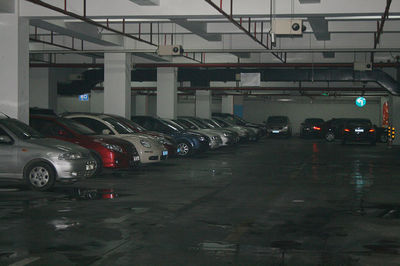 运输中心停车场员工竭力为车主提供优质服务